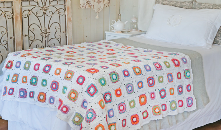 Crochet a bright and easy blanket